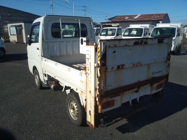 DAIHATSU HIJET TRUCK 4WD 2017 Image 31