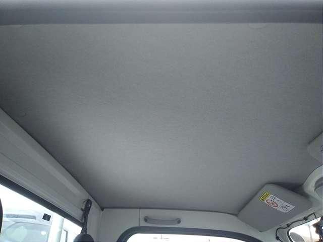 DAIHATSU HIJET TRUCK 4WD 2017 Image 31