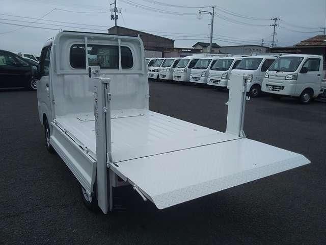 DAIHATSU HIJET TRUCK 4WD 2017 Image 31