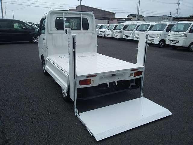 DAIHATSU HIJET TRUCK 4WD 2017 Image 31