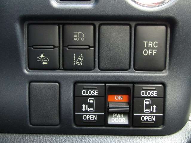 TOYOTA VOXY HYBRID 4WD 2016 Image 31