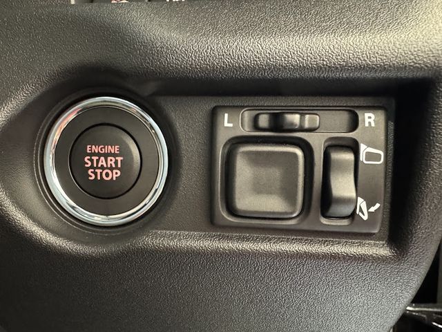 SUZUKI JIMNY NOMADE 2025 Image 31