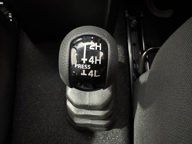 SUZUKI JIMNY NOMADE 2025 Image 31