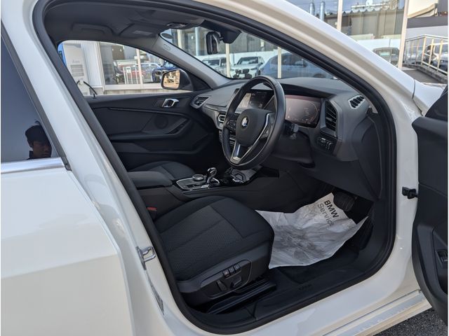 BMW 1SERIES 2022 Image 31