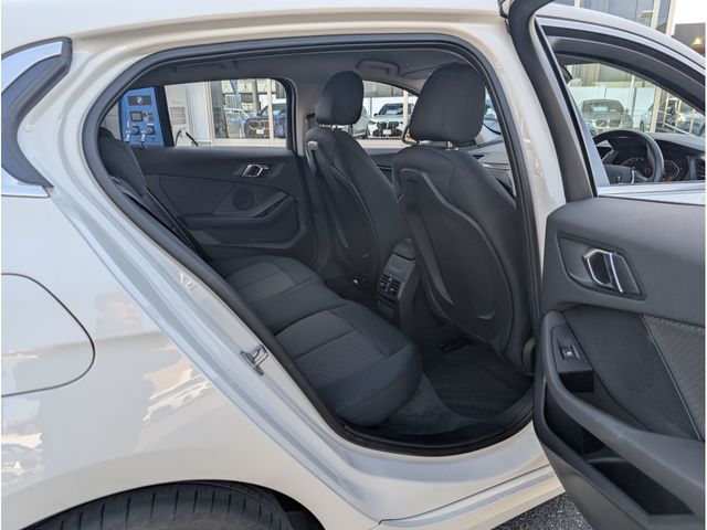 BMW 1SERIES 2022 Image 31