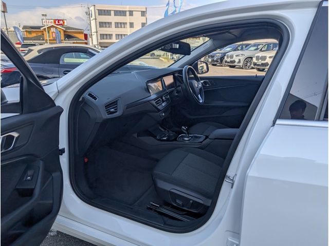 BMW 1SERIES 2022 Image 31