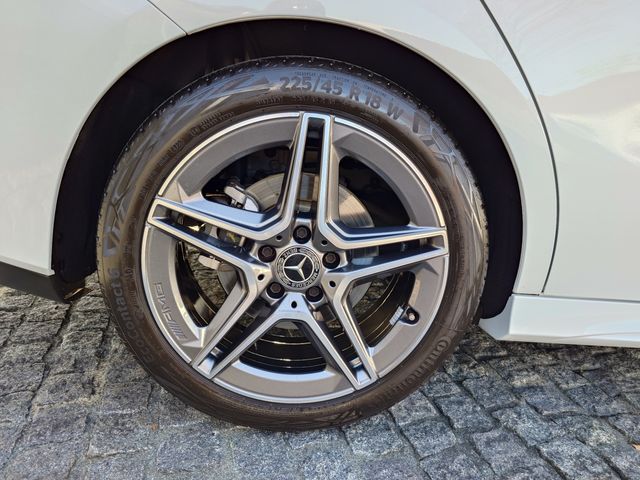 MERCEDES BENZ CLA SH 2023 Image 31