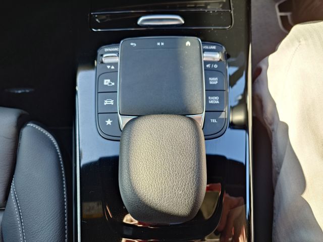 MERCEDES BENZ CLA SH 2023 Image 31