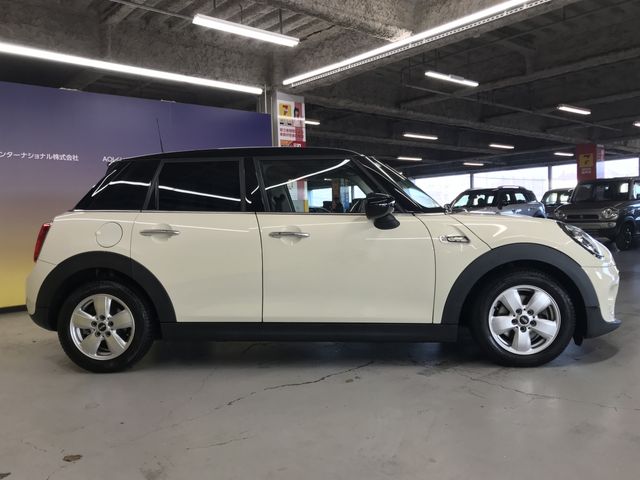 BMW MINI COOPER D 5DOOR 2021 Image 31