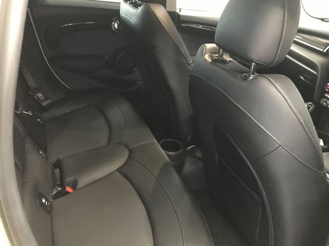 BMW MINI COOPER D 5DOOR 2021 Image 31