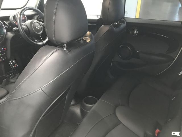 BMW MINI COOPER D 5DOOR 2021 Image 31