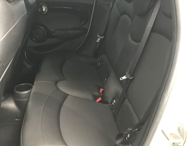 BMW MINI COOPER D 5DOOR 2021 Image 31