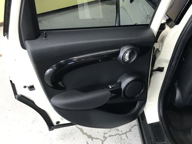 BMW MINI COOPER D 5DOOR 2021 Image 31