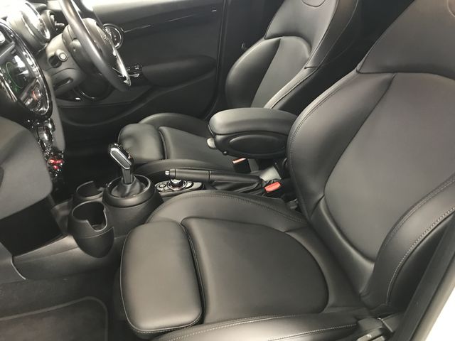 BMW MINI COOPER D 5DOOR 2021 Image 31