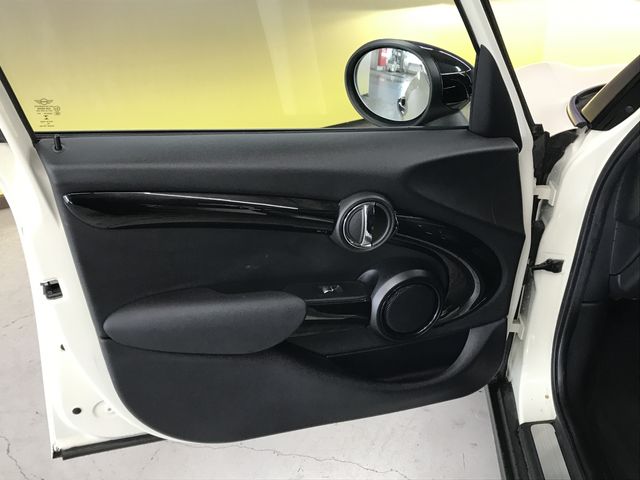 BMW MINI COOPER D 5DOOR 2021 Image 31