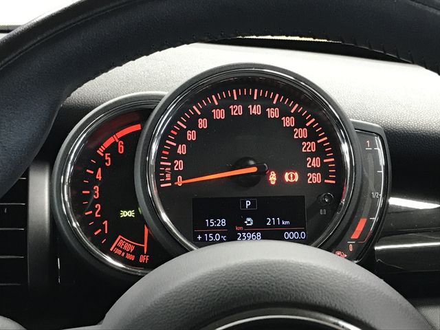 BMW MINI COOPER D 5DOOR 2021 Image 31