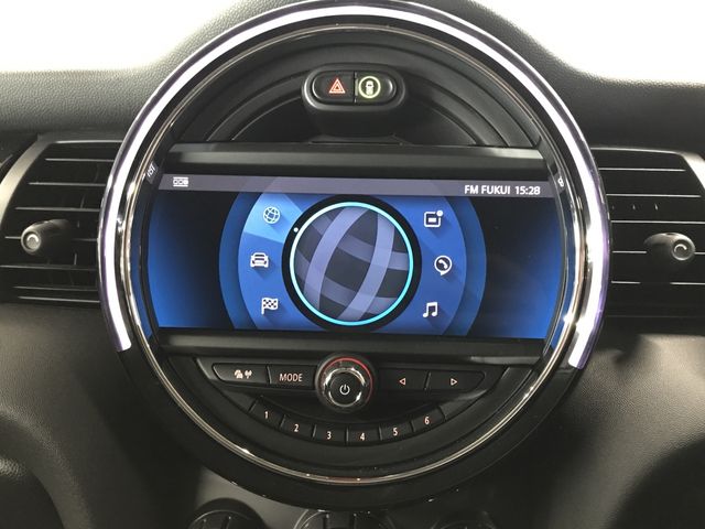 BMW MINI COOPER D 5DOOR 2021 Image 31