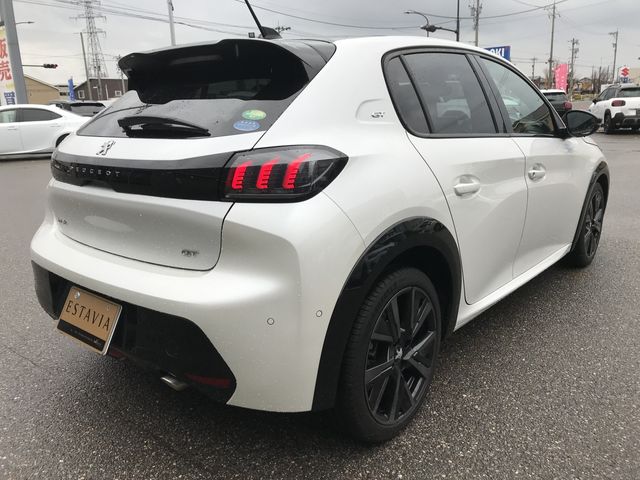 PEUGEOT 208 2021 Image 31