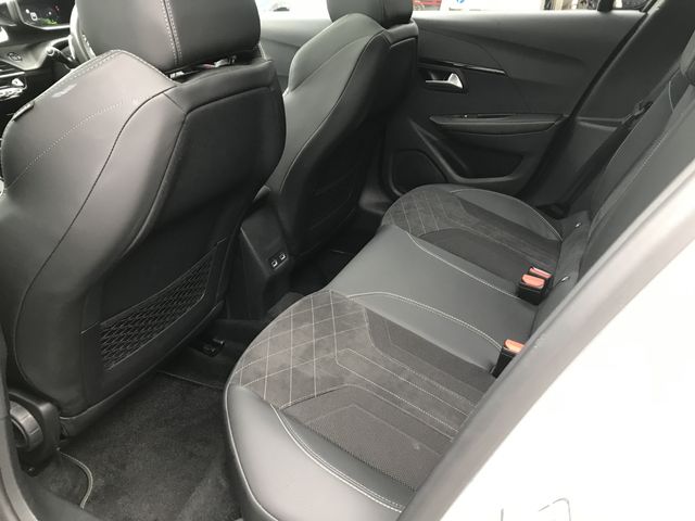 PEUGEOT 208 2021 Image 31