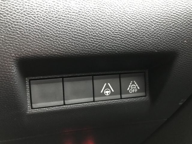 PEUGEOT 208 2021 Image 31