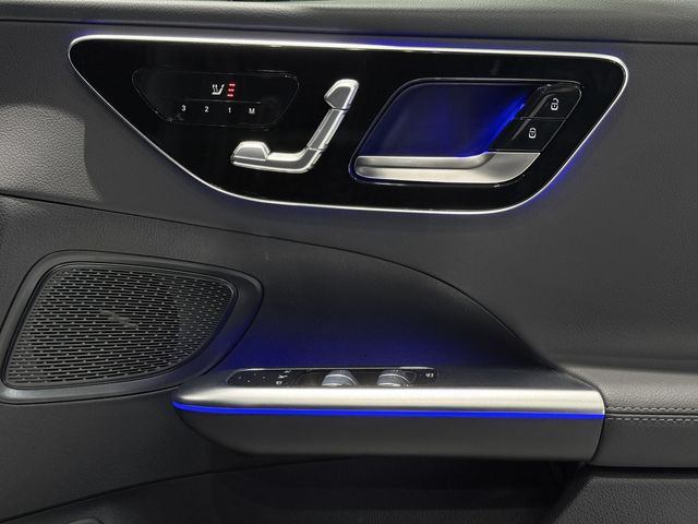 MERCEDES BENZ C CLAS 2024 Image 31