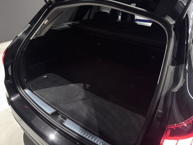 MERCEDES BENZ C CLAS 2024 Image 31