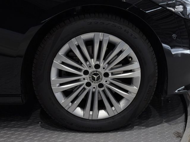 MERCEDES BENZ C CLAS 2024 Image 31