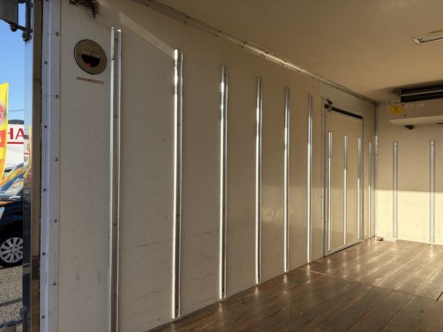 ISUZU ELF 2015 Image 31