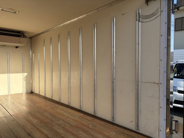 ISUZU ELF 2015 Image 31