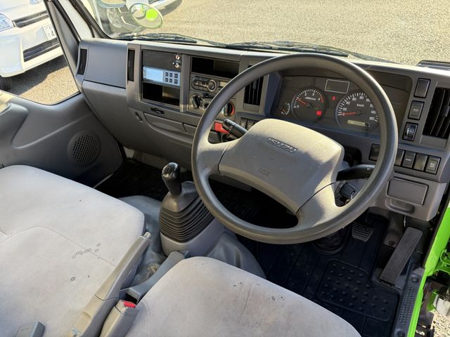 ISUZU ELF 2015 Image 31