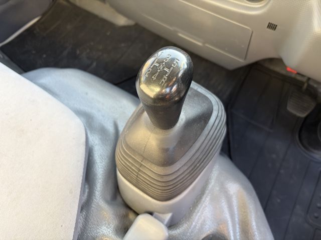 ISUZU ELF 2015 Image 31