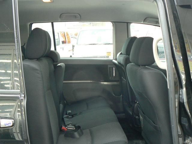 TOYOTA ISIS 2010 Image 31