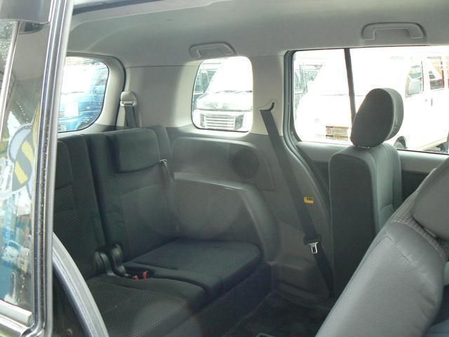 TOYOTA ISIS 2010 Image 31