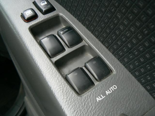 TOYOTA ISIS 2010 Image 31