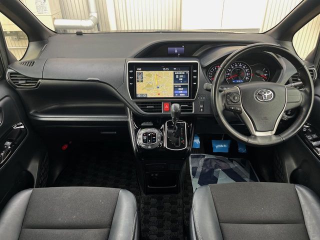 TOYOTA NOAH 2018 Image 31