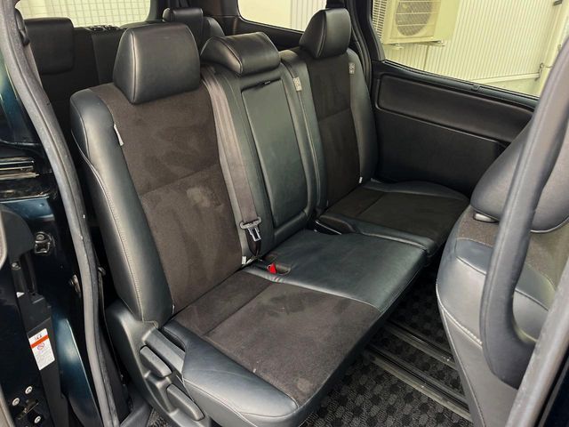 TOYOTA NOAH 2018 Image 31