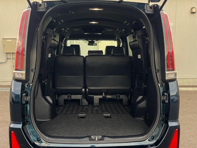 TOYOTA NOAH 2018 Image 31