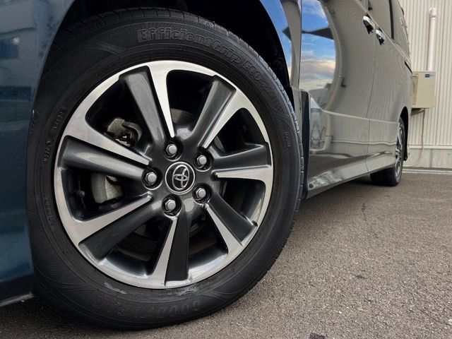 TOYOTA NOAH 2018 Image 31