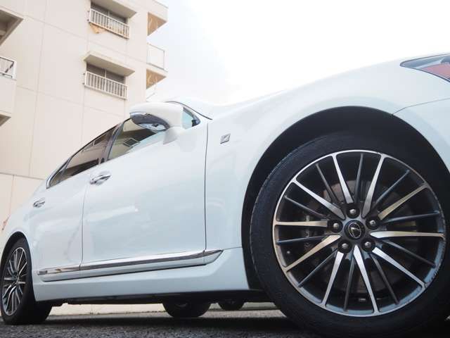 TOYOTA LEXUS LS600H 2012 Image 31