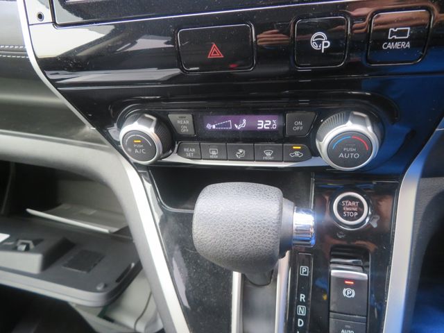 NISSAN SERENA  S-HYBRID 4WD 2017 Image 31