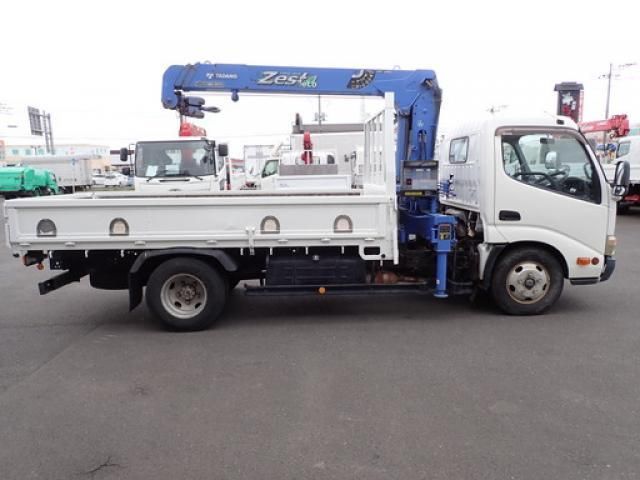 HINO DUTRO 2011 Image 31