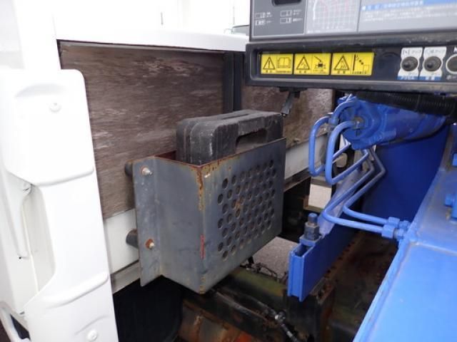 HINO DUTRO 2011 Image 31