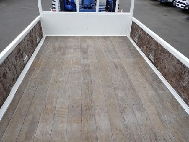 HINO DUTRO 2011 Image 31