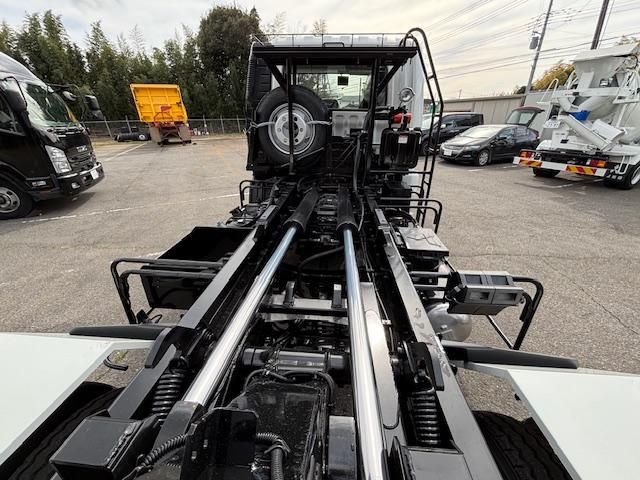 MITSUBISHI FUSOU FIGHTER 2024 Image 31