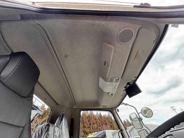 MITSUBISHI FUSOU FIGHTER 2024 Image 31