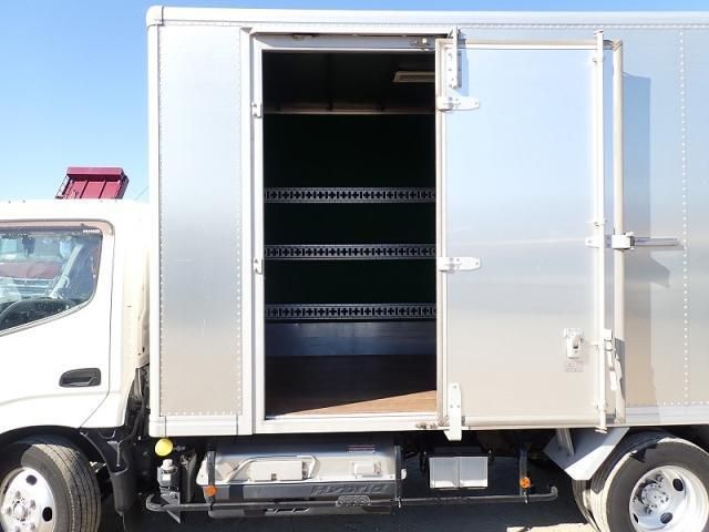 HINO DUTRO 2018 Image 31