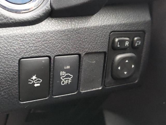 TOYOTA AURIS HYBRID 2016 Image 31