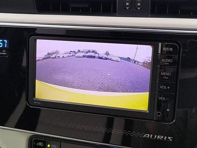 TOYOTA AURIS HYBRID 2016 Image 31