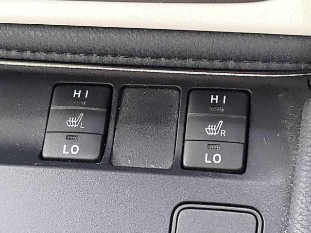 TOYOTA AURIS HYBRID 2016 Image 31