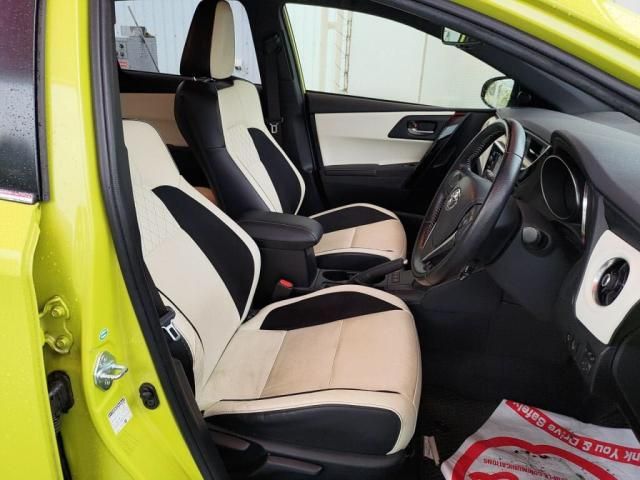 TOYOTA AURIS HYBRID 2016 Image 31